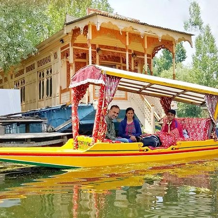 فندق نيو بول بول جروب أوف هاوس بوتس Durgjan المظهر الخارجي الصورة