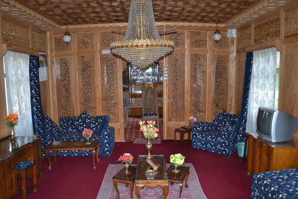 فندق نيو بول بول جروب أوف هاوس بوتس Durgjan المظهر الخارجي الصورة