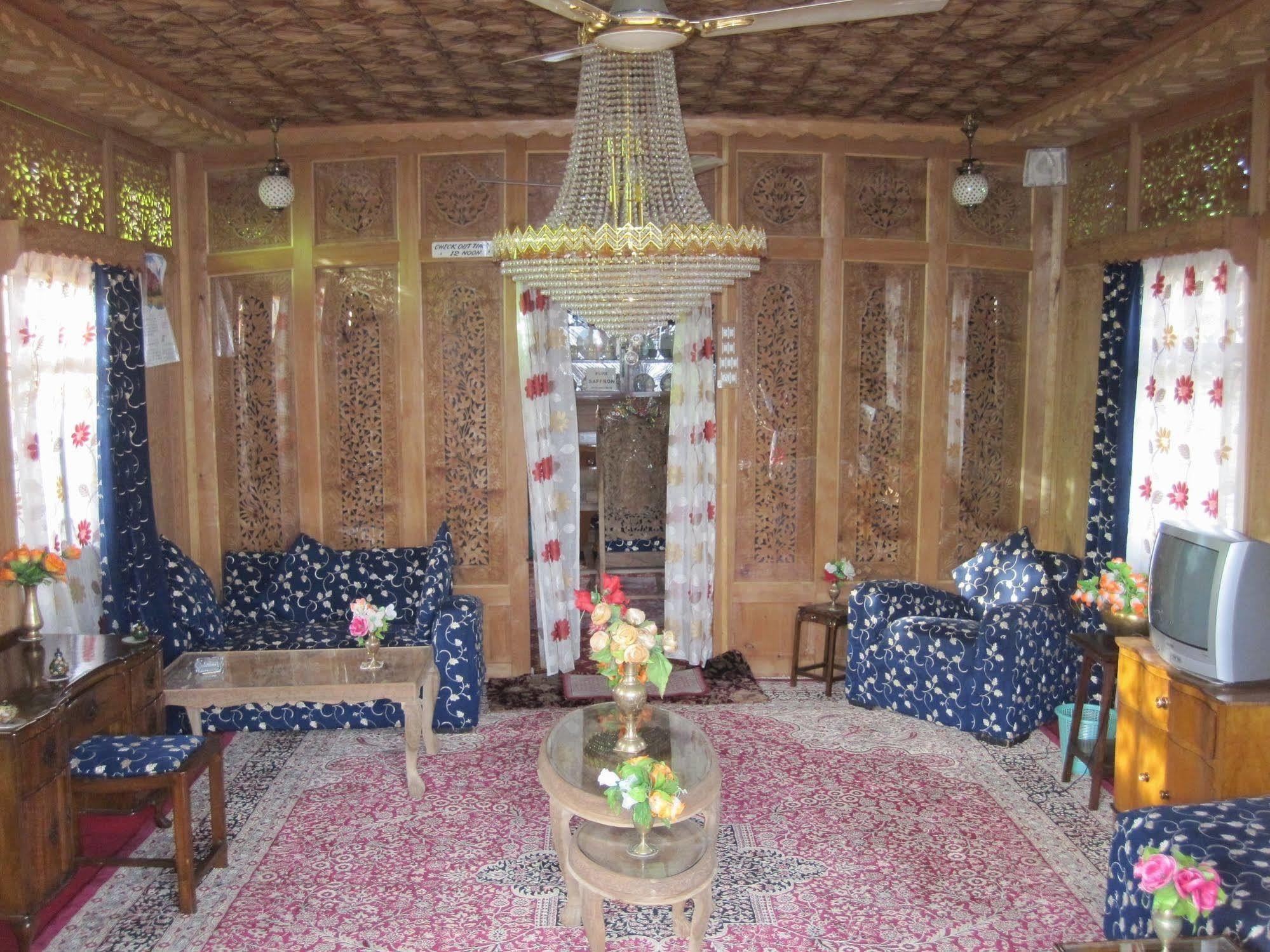 فندق نيو بول بول جروب أوف هاوس بوتس Durgjan المظهر الخارجي الصورة